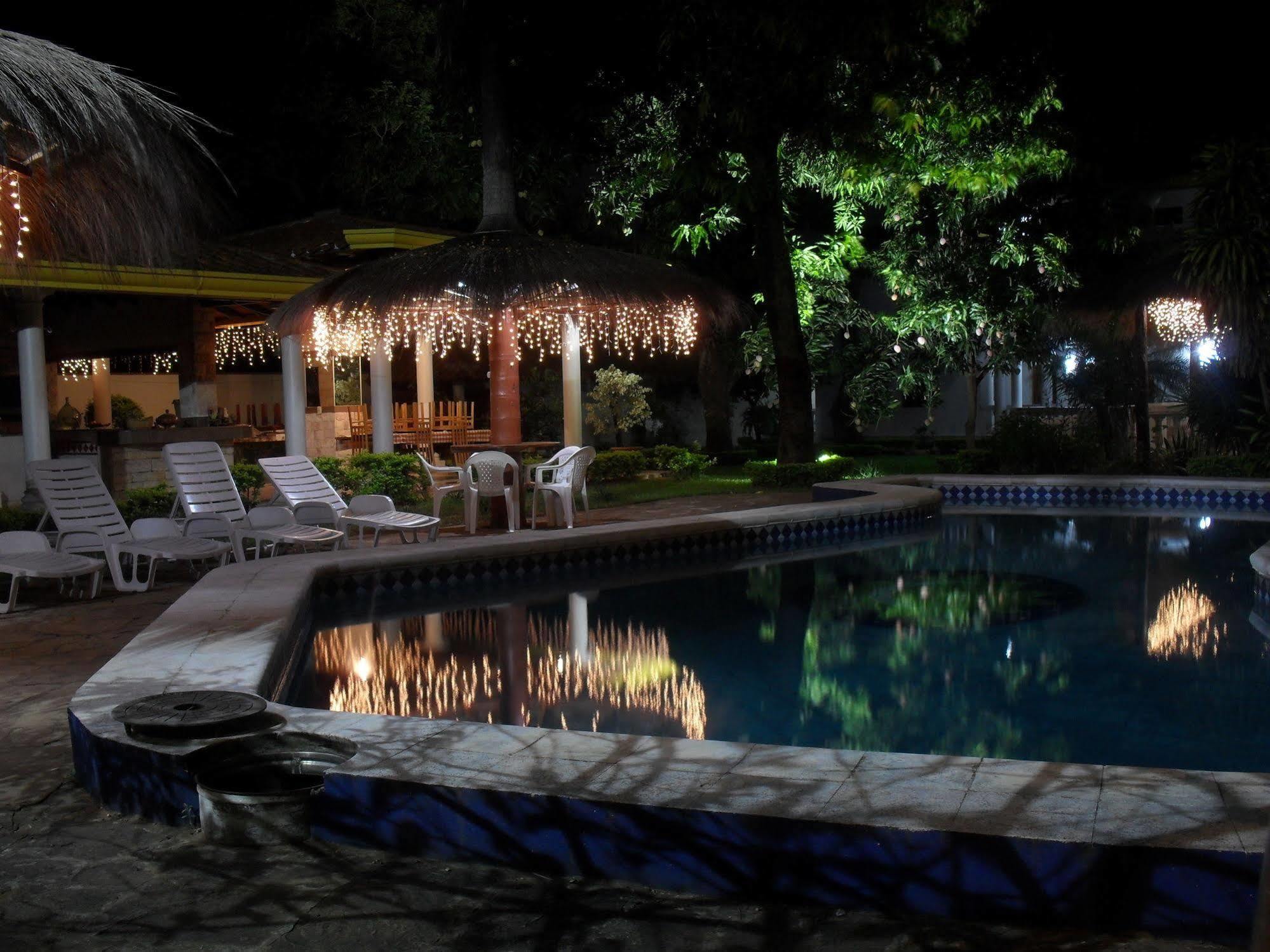 Ross Char Hotel Asunción Eksteriør billede